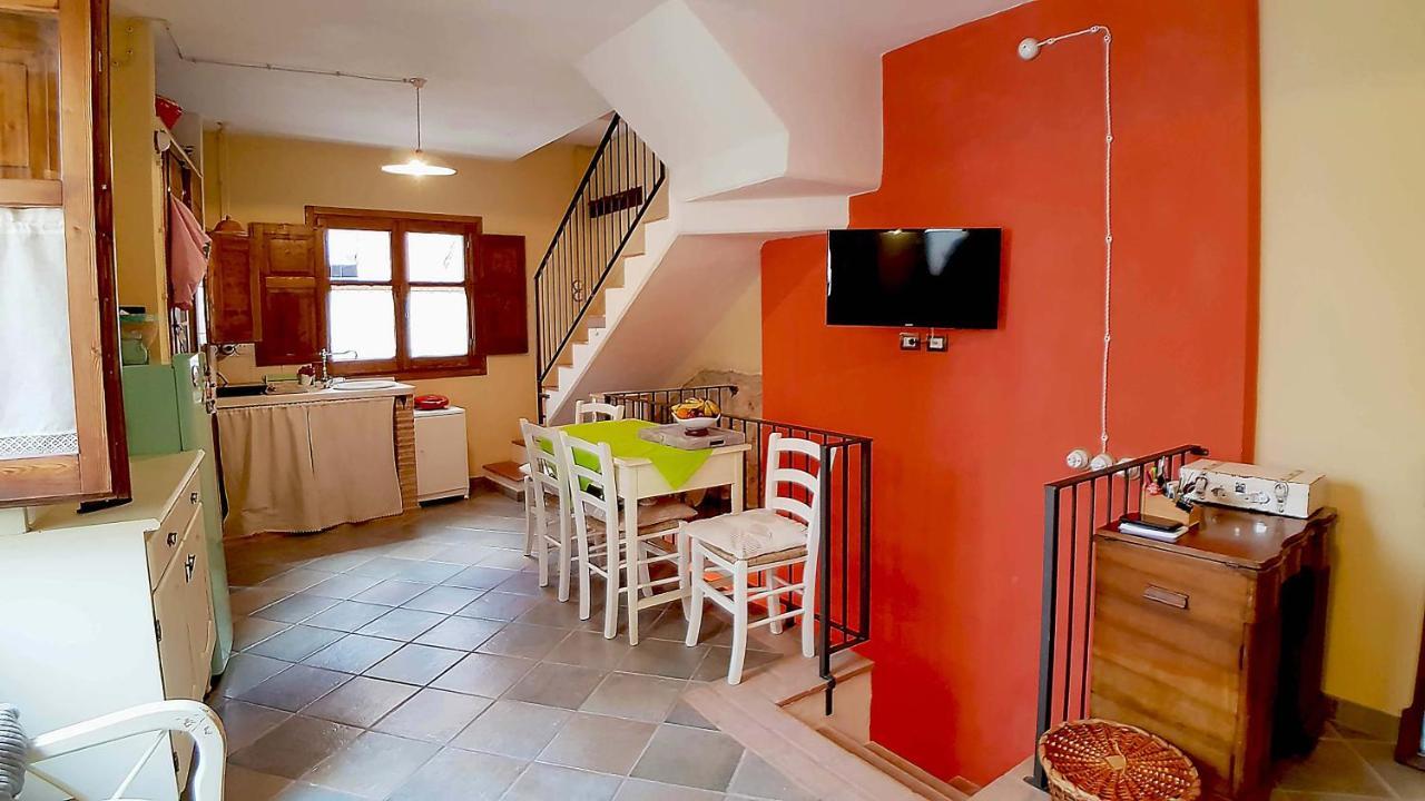 Casa Vacanza La Posadina เบาเนย์ ภายนอก รูปภาพ