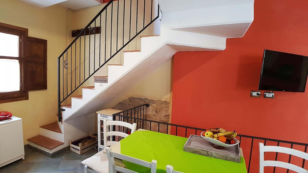 Casa Vacanza La Posadina เบาเนย์ ภายนอก รูปภาพ