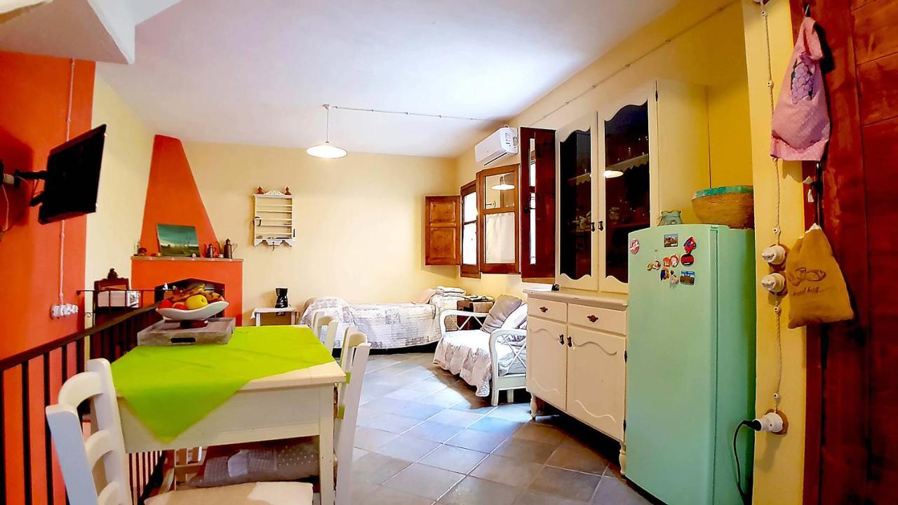 Casa Vacanza La Posadina เบาเนย์ ภายนอก รูปภาพ